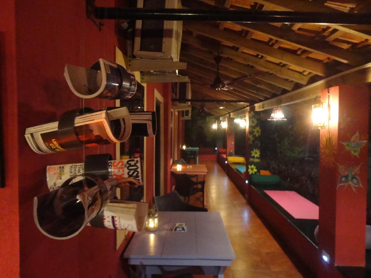 The Yuppi Hippi Female Hostel Andzsuna Kültér fotó