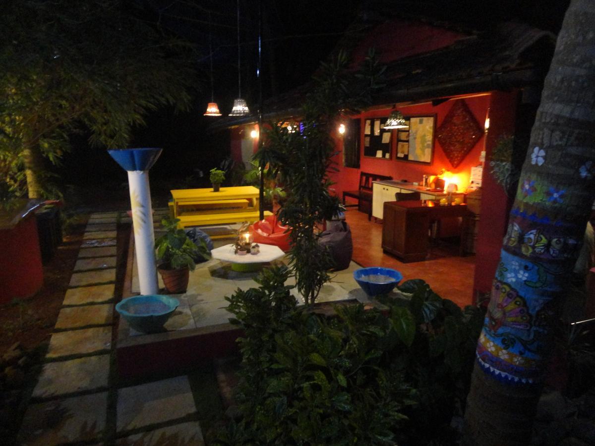 The Yuppi Hippi Female Hostel Andzsuna Kültér fotó