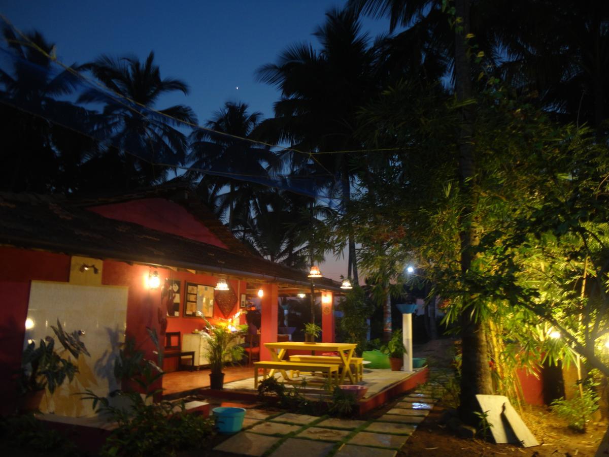 The Yuppi Hippi Female Hostel Andzsuna Kültér fotó