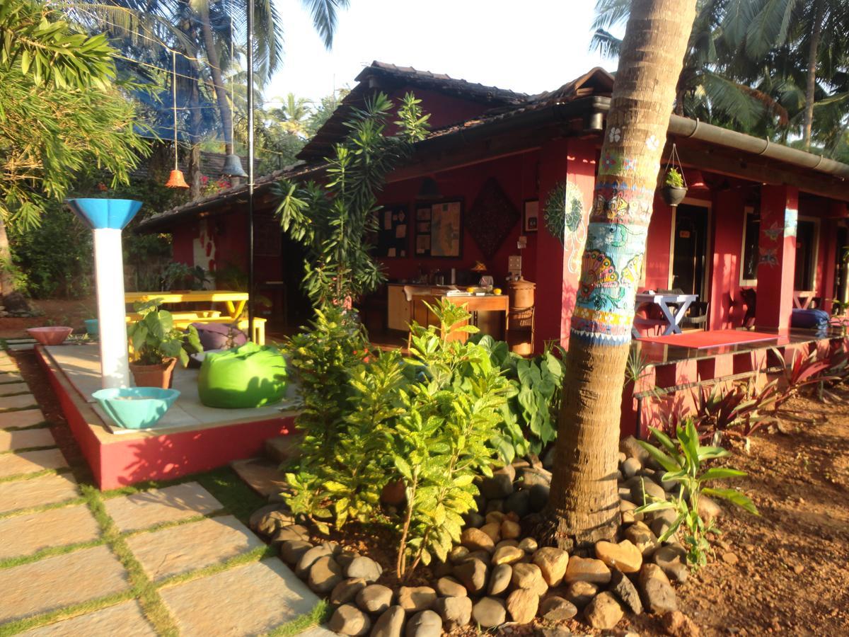 The Yuppi Hippi Female Hostel Andzsuna Kültér fotó