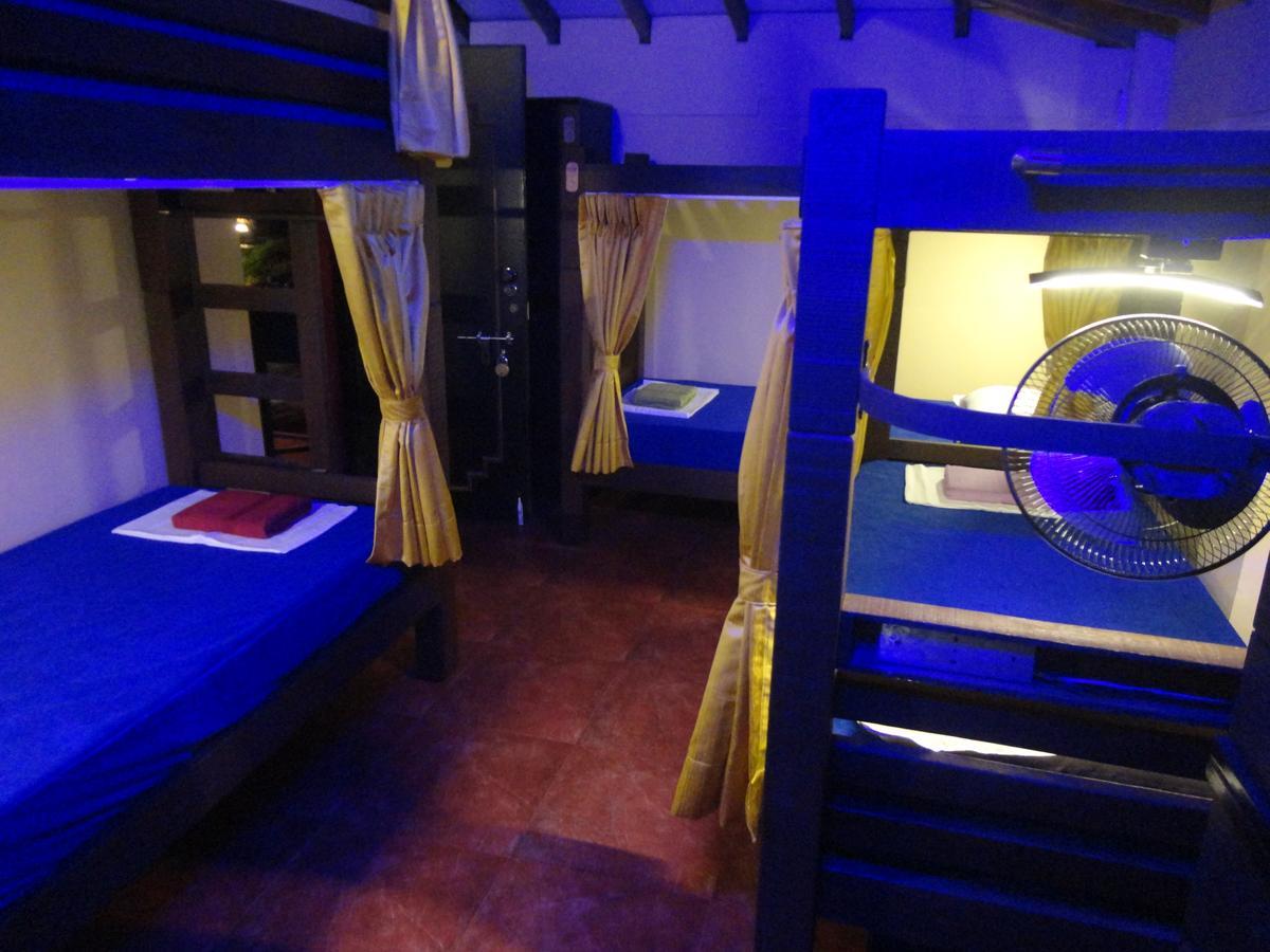 The Yuppi Hippi Female Hostel Andzsuna Kültér fotó